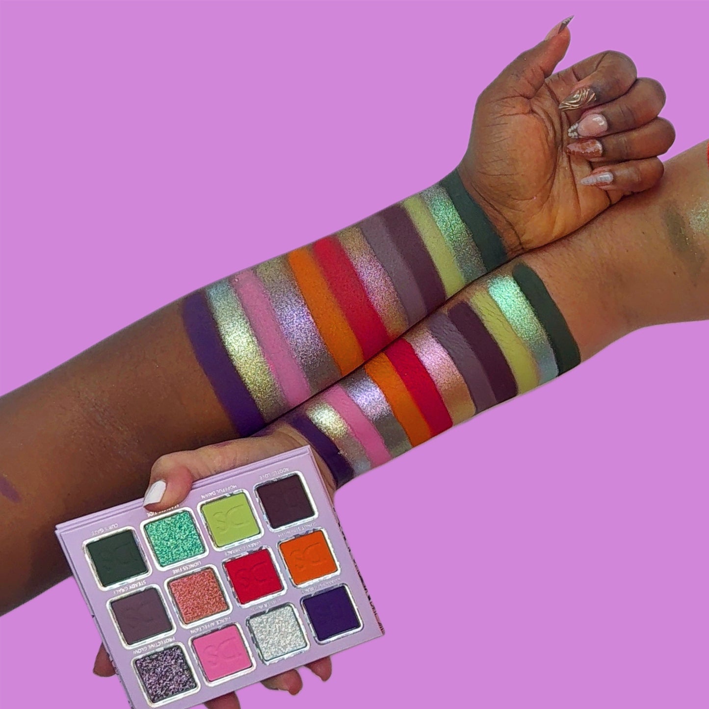 LIONESS HEART PRESSED PIGMENT PALETTE (NON - MAGNETIC)