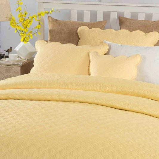 Tache Buttercup Puffs Yellow Diamond Matelasse Scalloped Quilt Set (YELLEMDES)