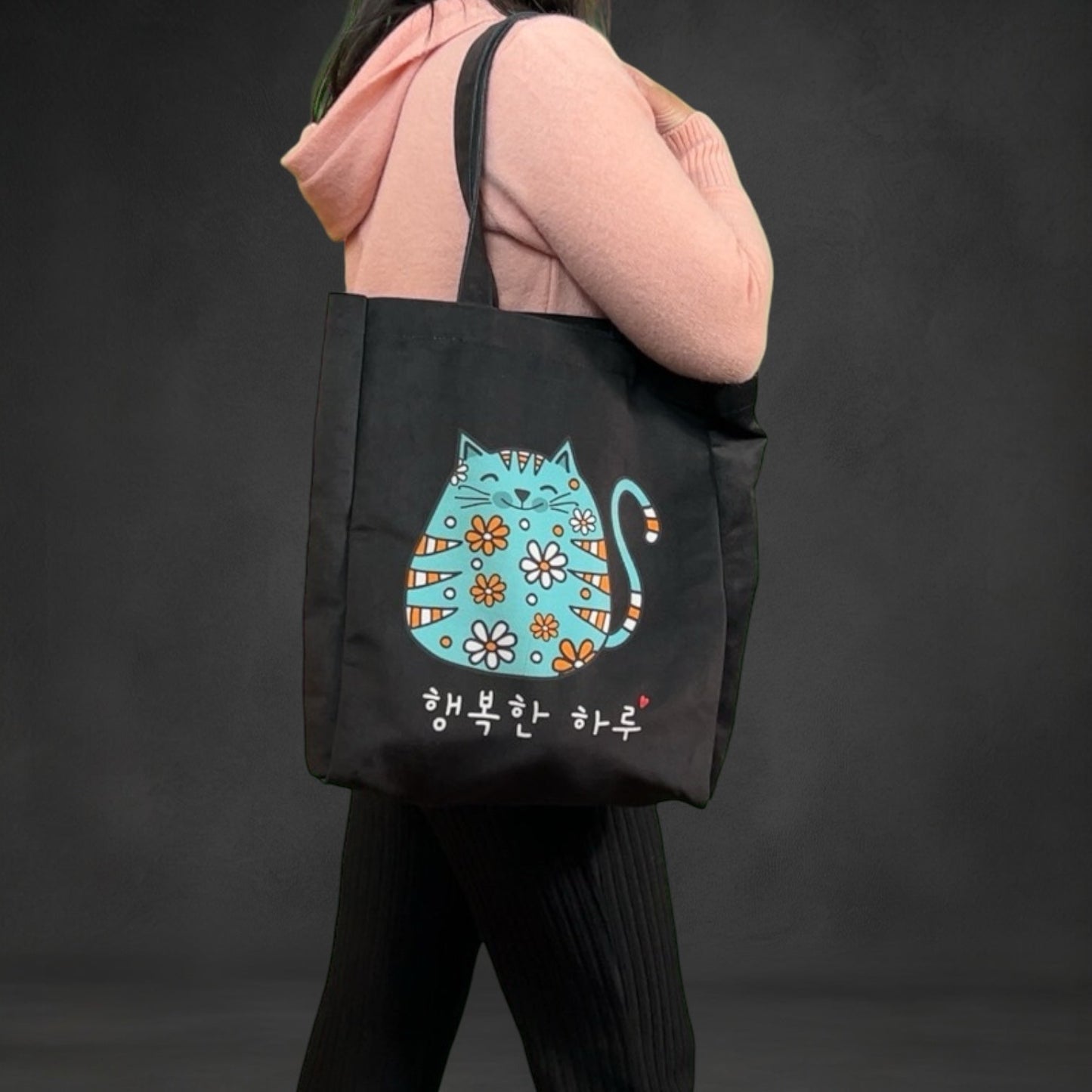 Trendy Cat KPOP Tote Bag – Flannel Fabric with Zipper Closure