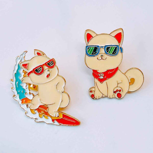 Elegant Kishu Inu Dog Lapel Pin – Japan-Inspired Fashion Accessory