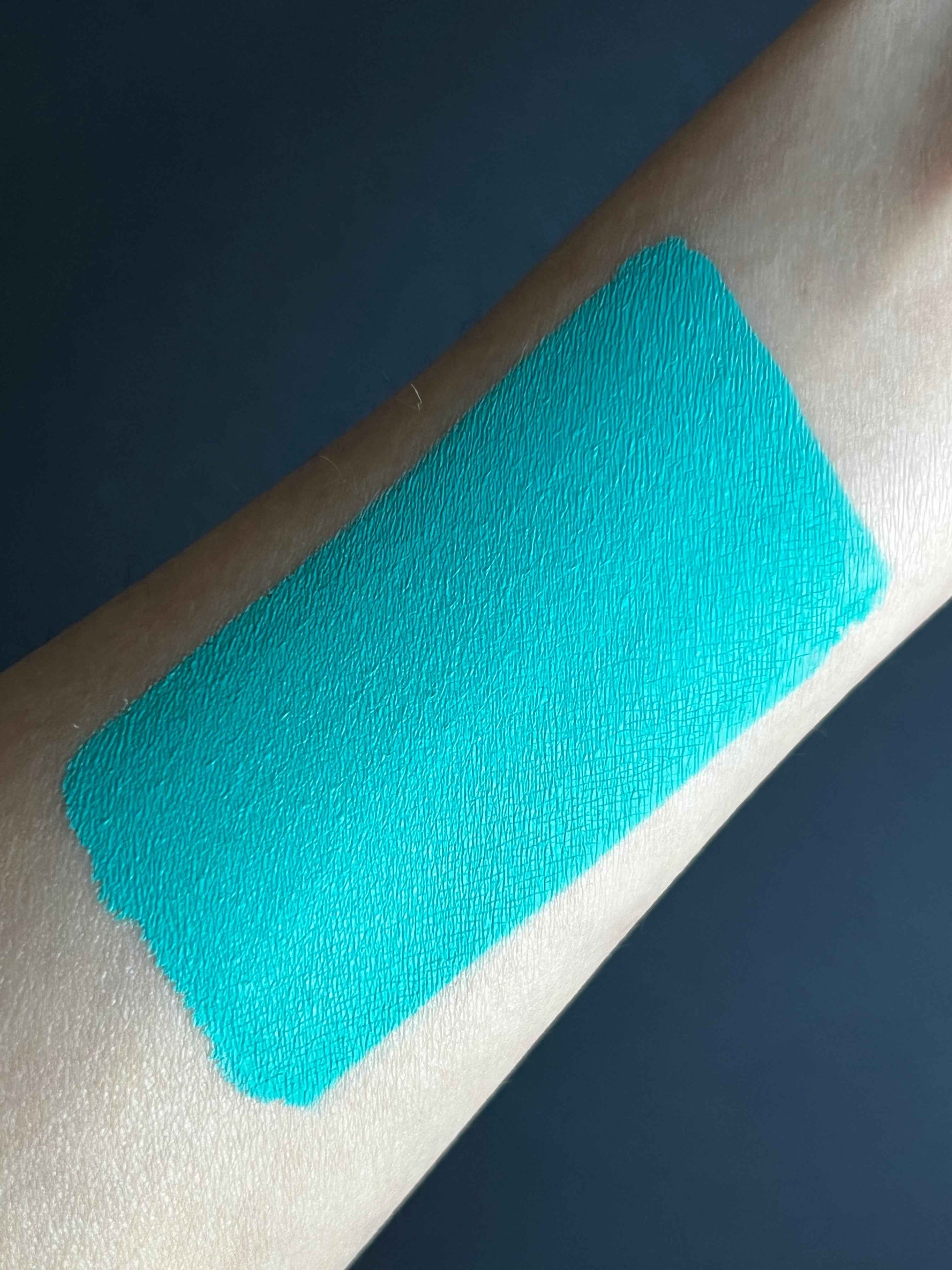 23 - Cyan (Blue) Water Activated Graphic Liner