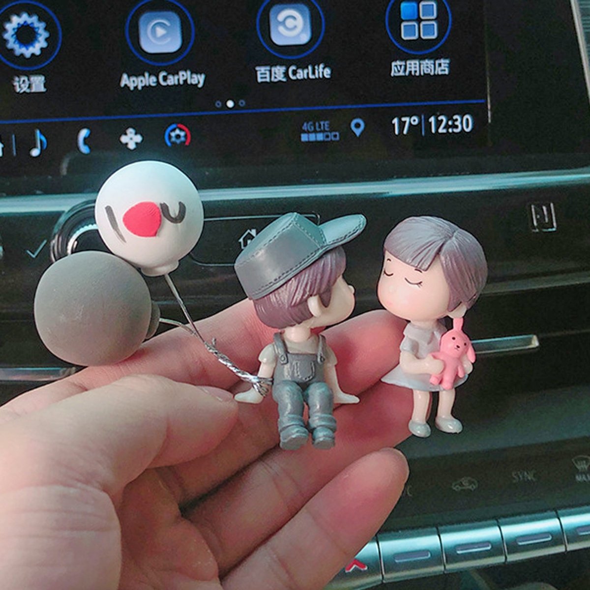 4PCS Cute Cartoon Couples Car Decoration Accessories Romantic Figurines Balloon Lovers Anime Car Accessories Ornament Birthday Gift