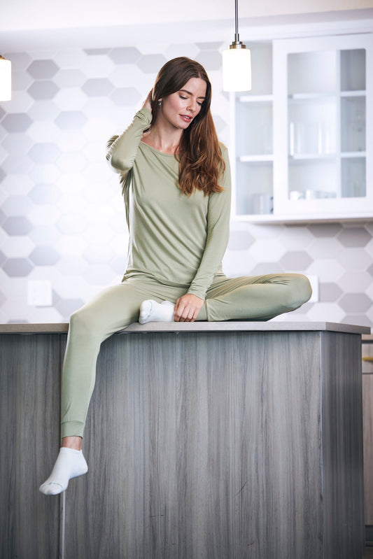 Women's Bamboo Lounge Set - Long Sleeve T-Shirt and Jogger Pants - Shaketea