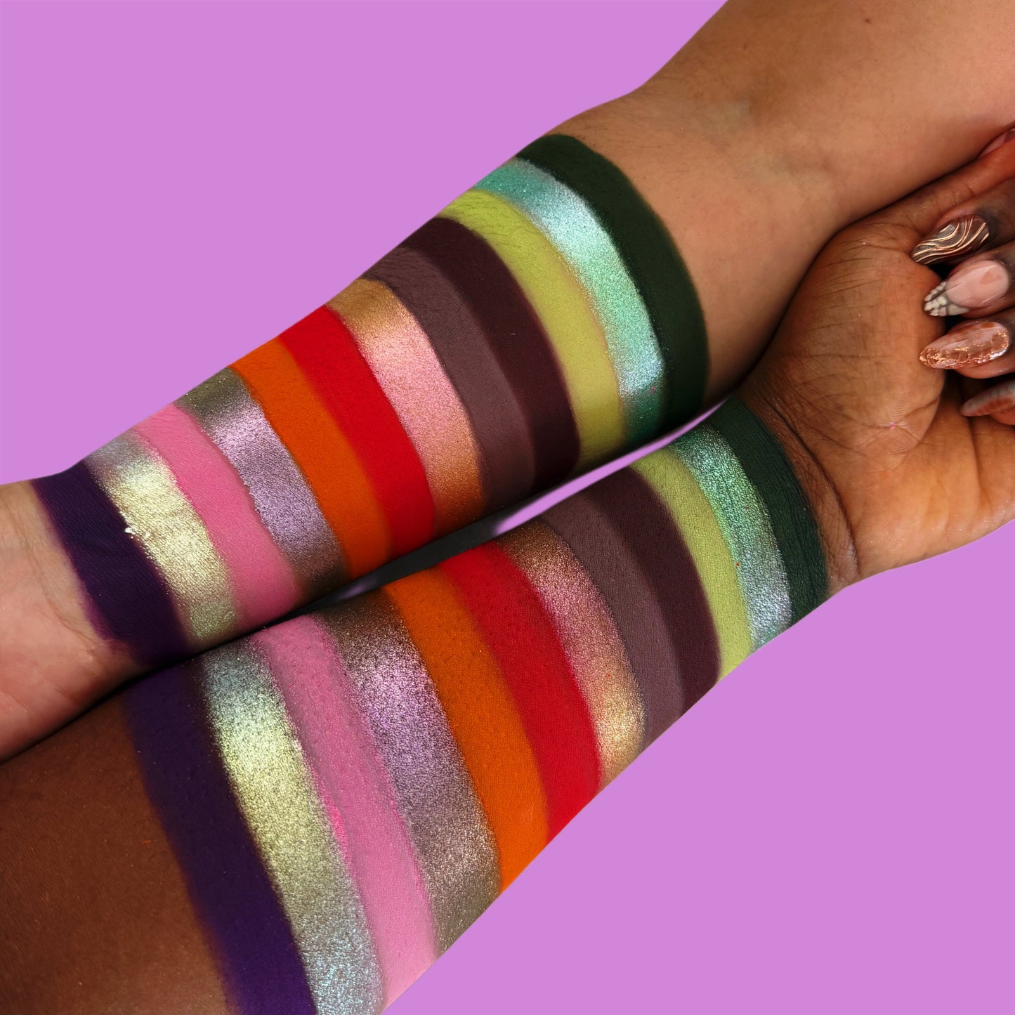 LIONESS HEART PRESSED PIGMENT PALETTE (NON - MAGNETIC)