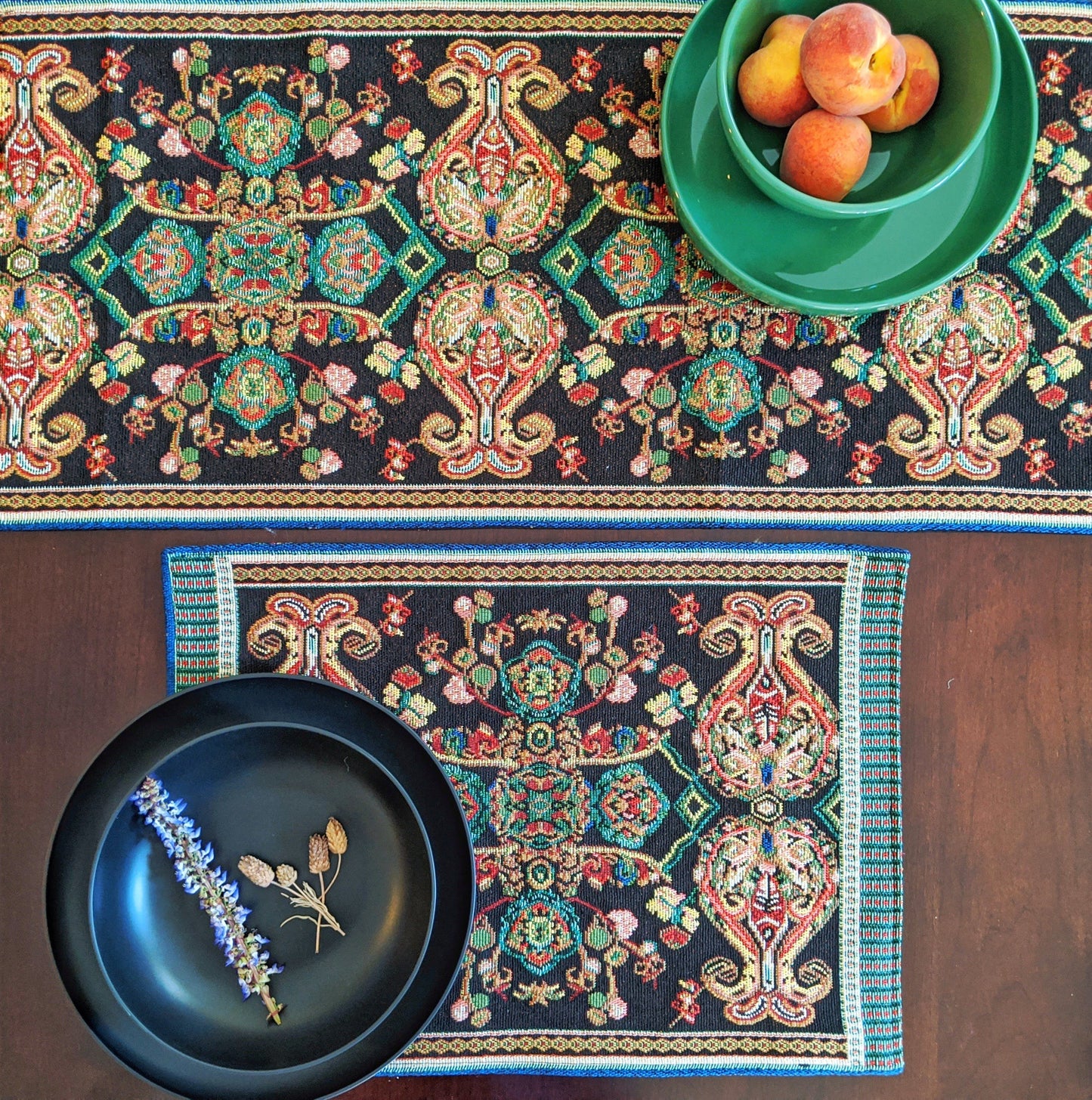 Tache Elegant Black Ornate Paisley Woven Tapestry Placemat Set (18192)