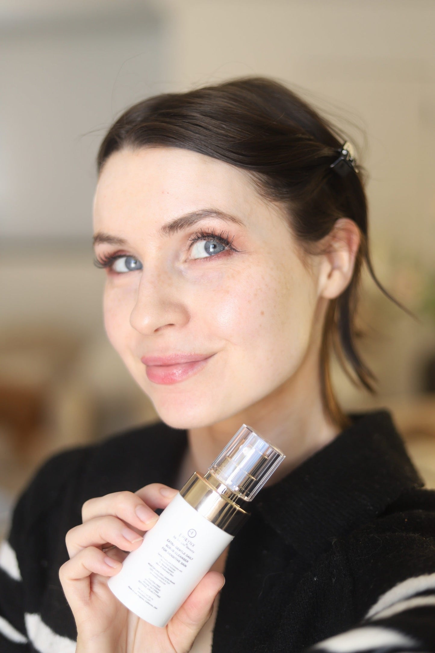 Gentle Exfoliating Face Scrub for Thinning, Sensitive Skin – Hyaluronic Acid & Jojoba Beads