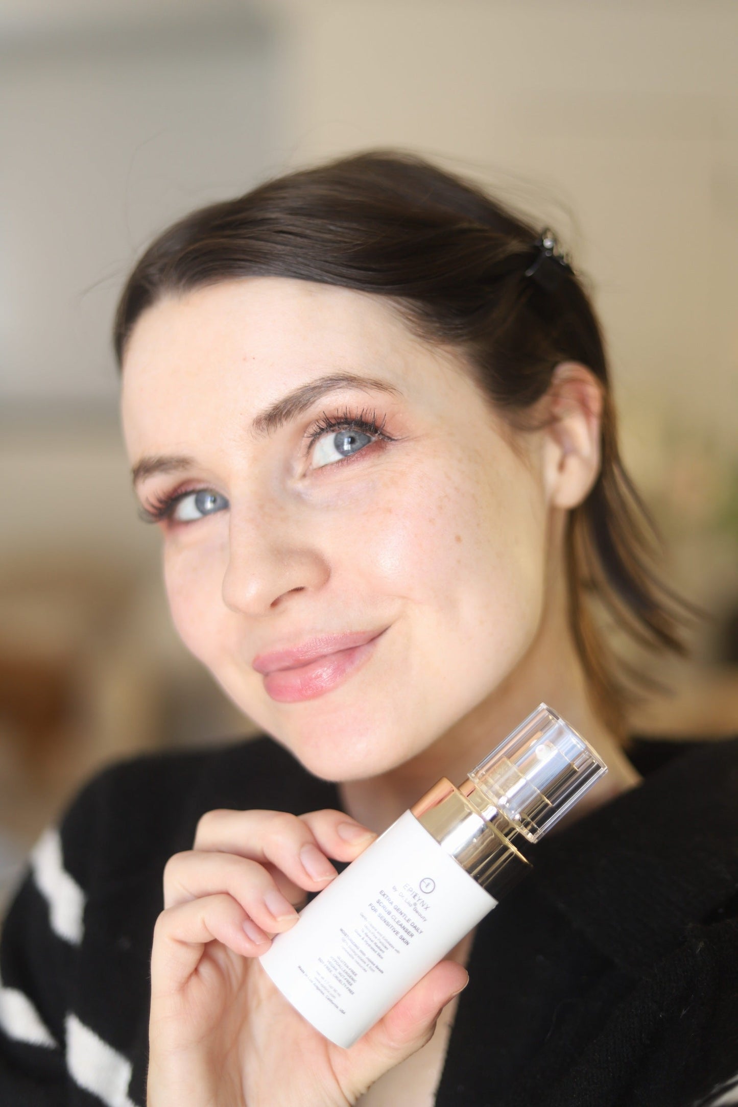 Gentle Exfoliating Face Scrub for Thinning, Sensitive Skin – Hyaluronic Acid & Jojoba Beads