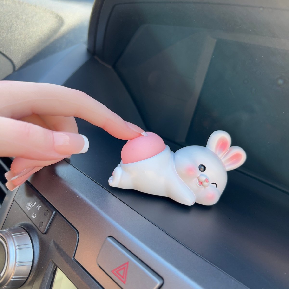 Adorable Bouncy Butt Car Ornament, Kawaii Cheeks Animal Car Dashboard Home Desk Decorations, Funny Car Accessories