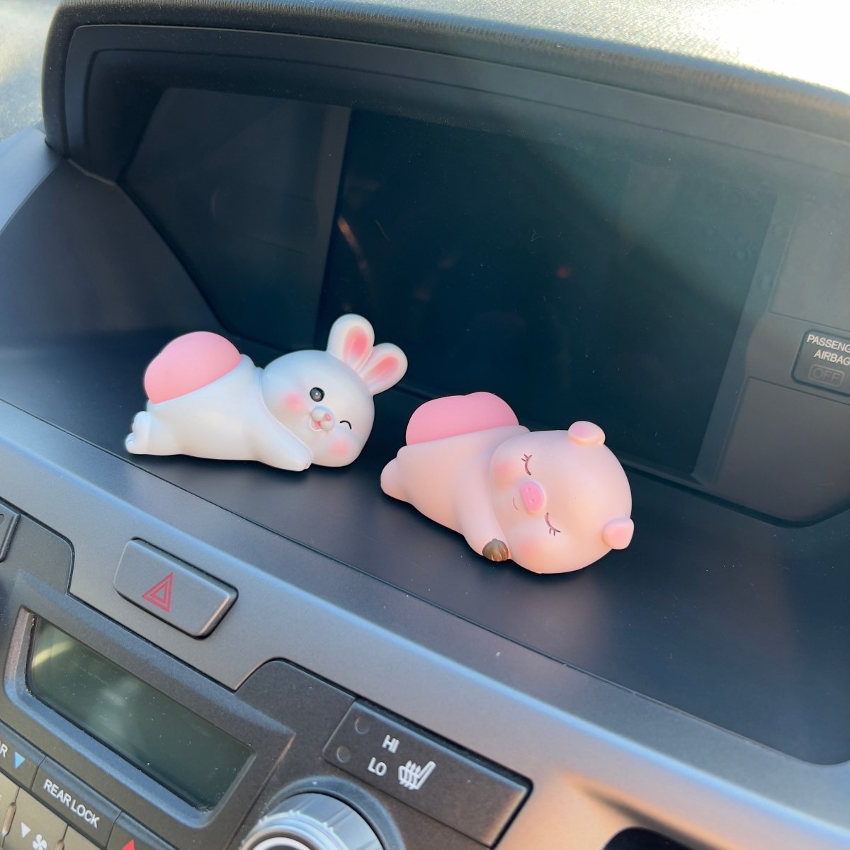 Adorable Bouncy Butt Car Ornament, Kawaii Cheeks Animal Car Dashboard Home Desk Decorations, Funny Car Accessories