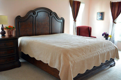 Tache Super Soft Tan Scalloped Magic Carpet Quilted Fleece Bedspread Set (DXJ109042-1)
