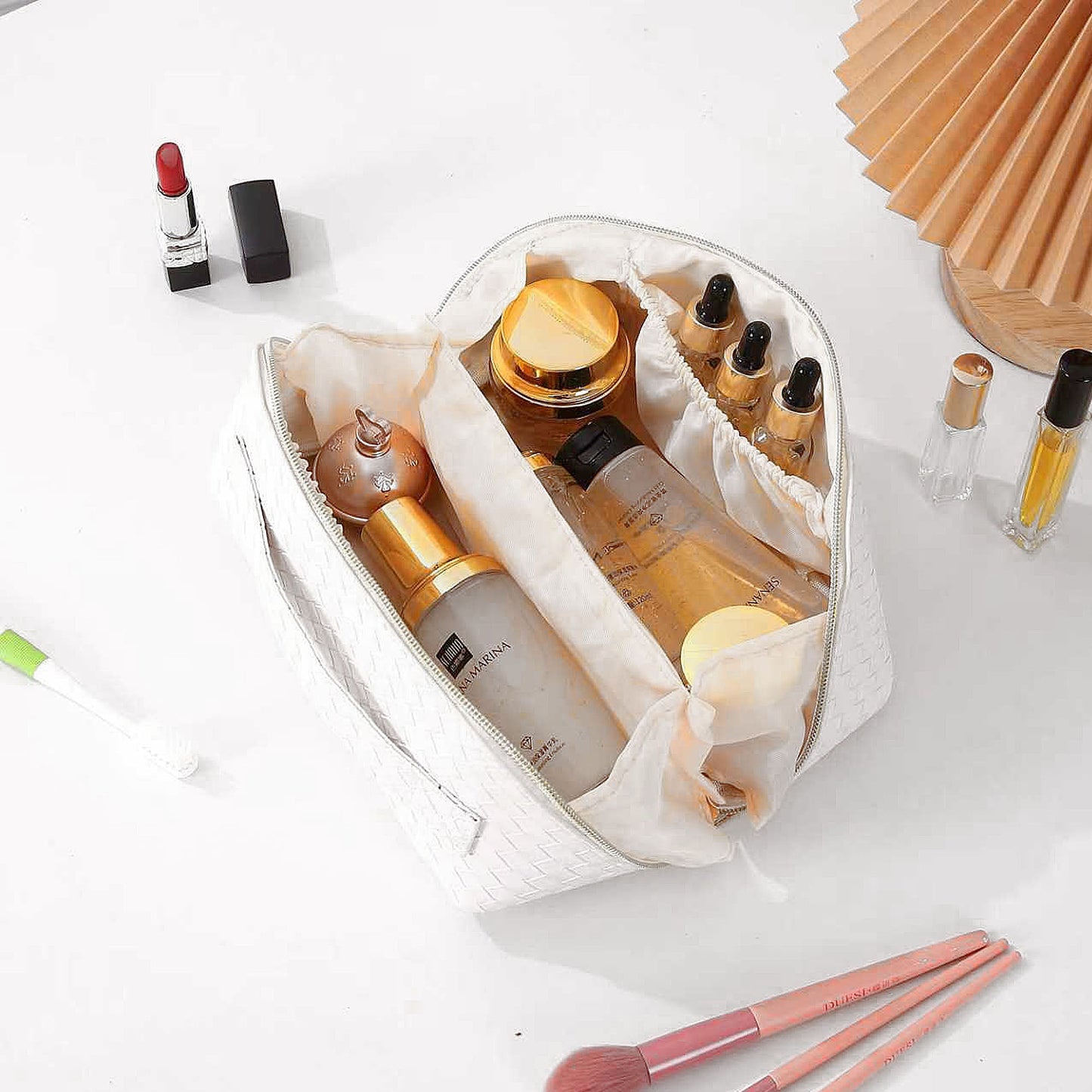 Makeup Bag White PU Leather Travel Cosmetic Organizer for Daily Use