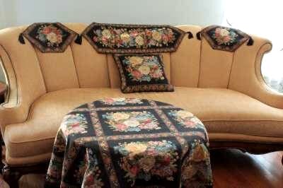 Tache Country Rustic Floral Midnight Awakening Table Runner (3089BL)