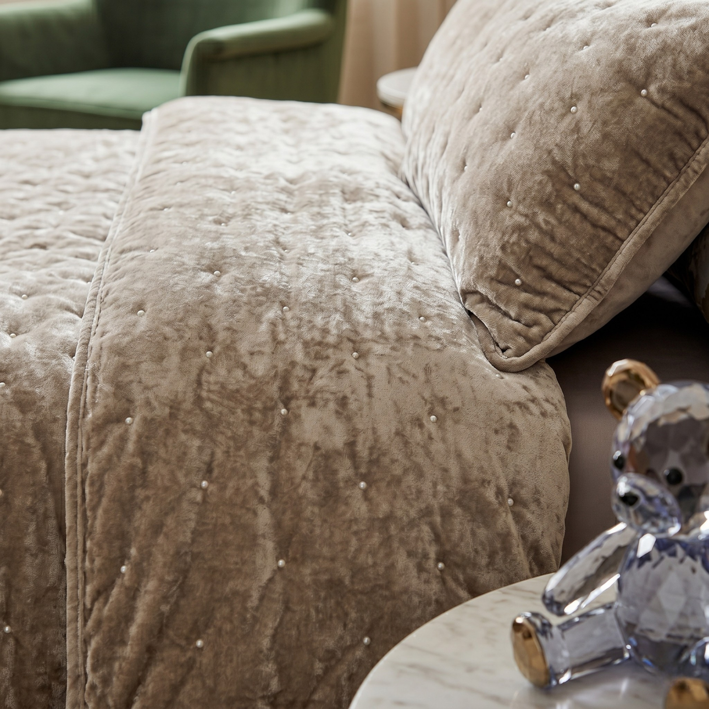 Tache Plush Dreams Sand Taupe Beige Tufted Velvet Quilt Set (JHW-853B)