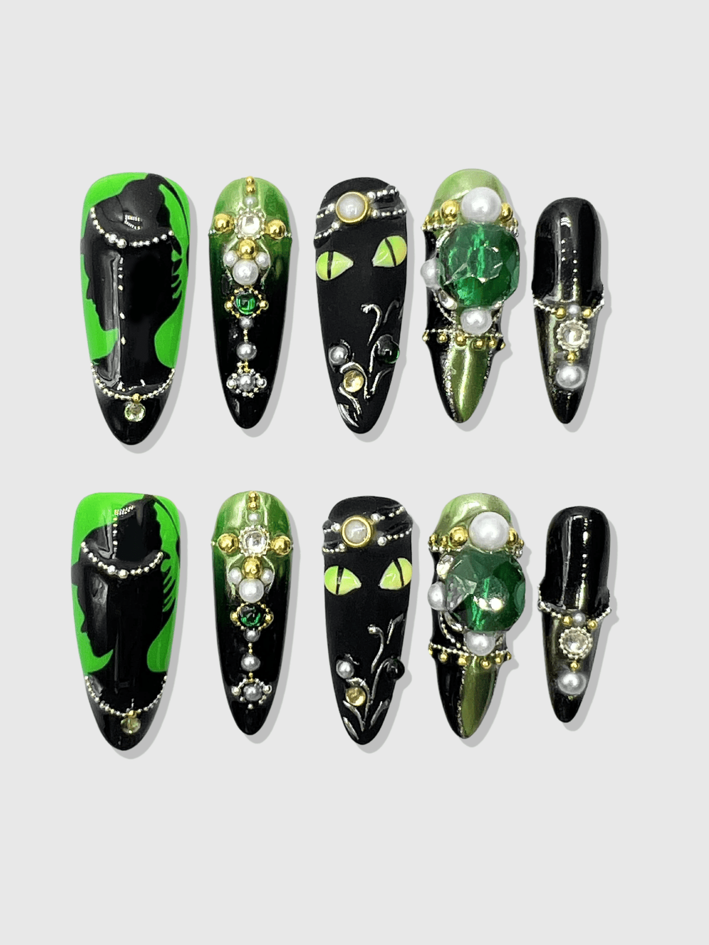 Witch's Familiar press on nails