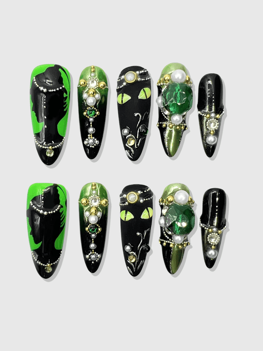 Witch's Familiar press on nails
