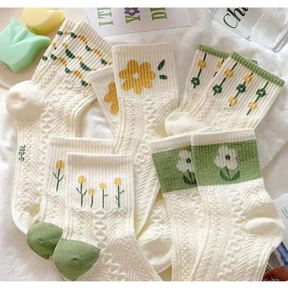 Women 5 Pairs Flowers Cotton Socks Comfort Casual Soft Fashion All Season Socks