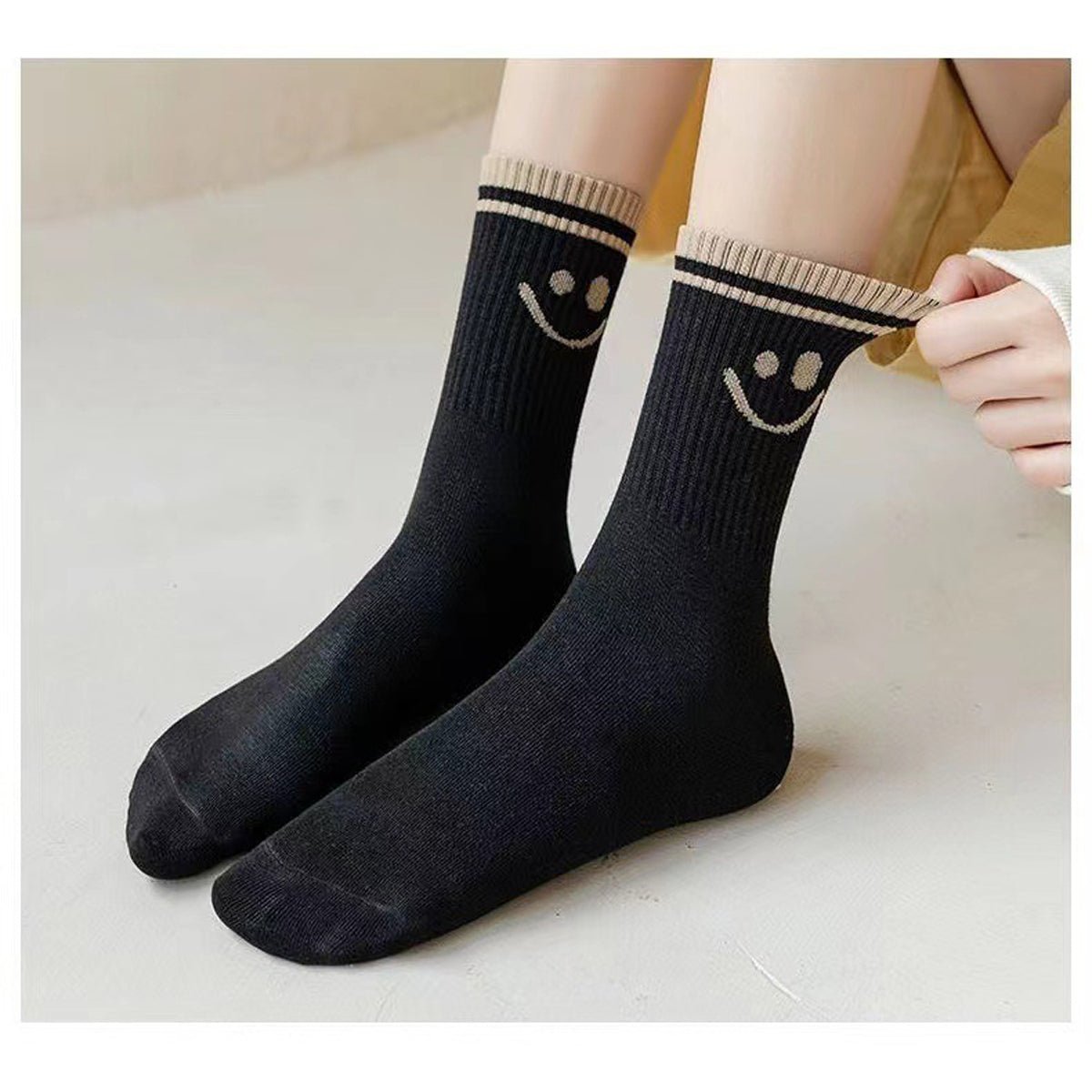 Women's 5 Pairs Cute Smiley Face Print Crew Socks, Comfy Breathable Daily All Season Socks