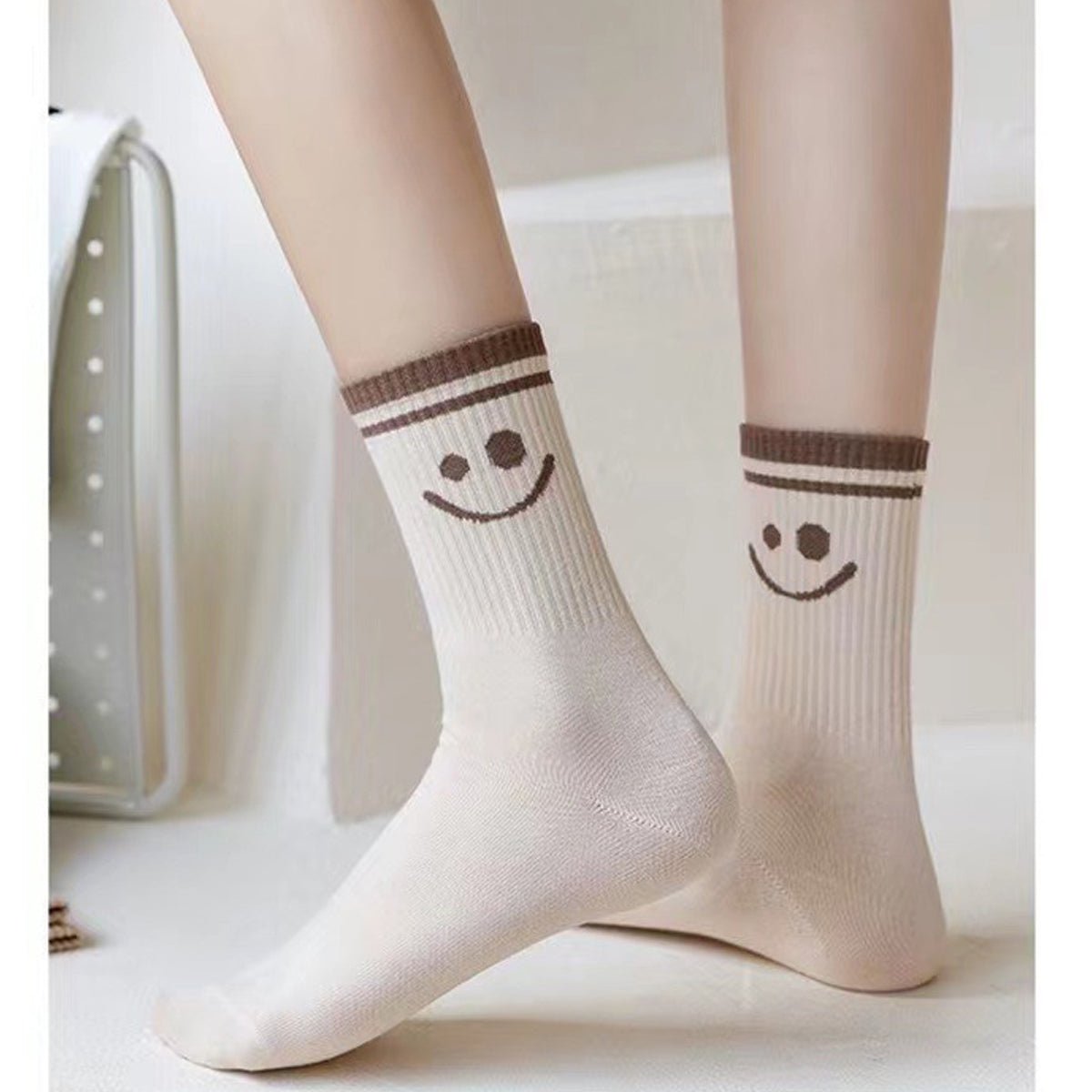 Women's 5 Pairs Cute Smiley Face Print Crew Socks, Comfy Breathable Daily All Season Socks